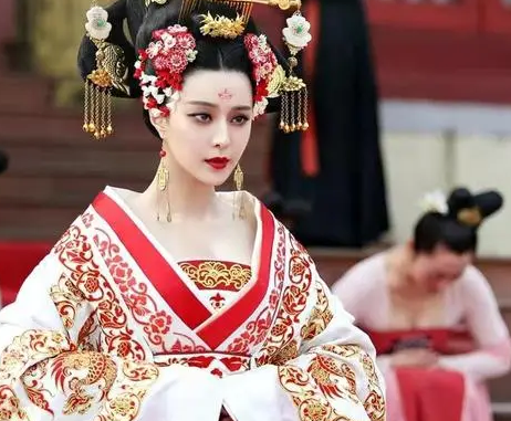 武则天当初权势那么大 李治为何没有敢废掉武则天