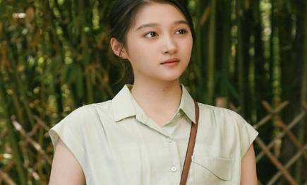 《胡同》吴彦姝再次化身奶奶角色，演技游刃有余