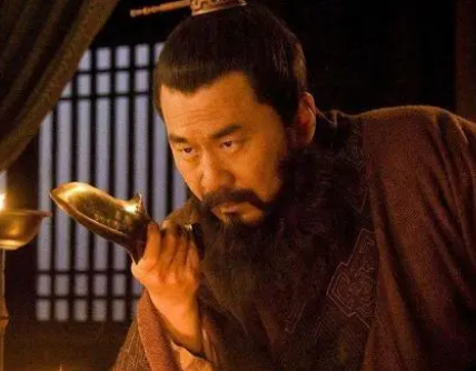 曹操手里的权力那么大 曹操为何到死都没有称帝