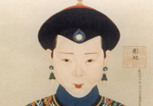 历史上彤贵妃失宠的原因是什么？