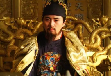 李自成打来的时候，崇祯身边为何一个大臣没有呢？
