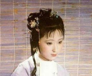红楼梦中王夫人不喜欢黛玉是因为什么？与宝玉有关？
