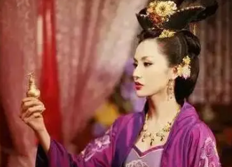 宣华夫人为什么能侍奉隋朝两代皇帝？隋炀帝对她做了什么？