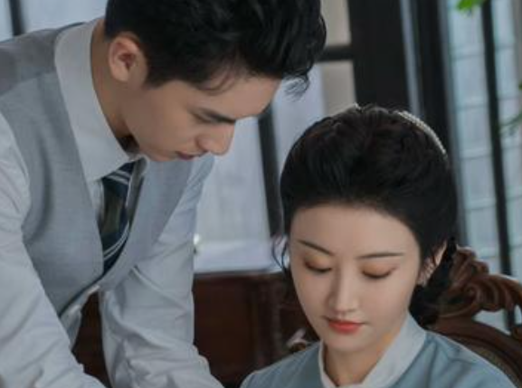 《流光之城》容定坤是真的害怕冯世真吗？原因是什么