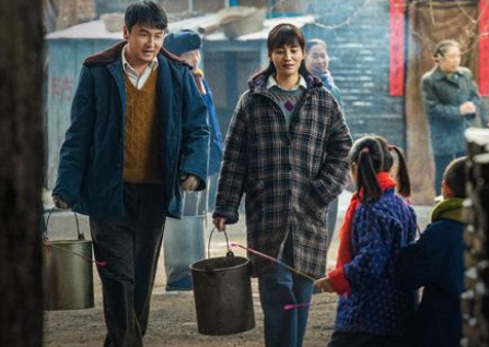 《人世间》周家人是怎么偏心的 家人不理解周秉昆的原因是什么