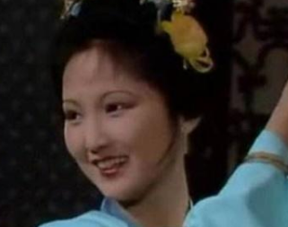 曹公是如何评价红楼梦中的女性的？有何特点？