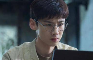 《开端》结局中肖鹤云的游戏最后过审了吗？