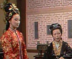 红楼梦抄检大观园时，留在贾府的那几个戏子是什么下场？