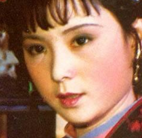 红楼梦中宝玉都跟哪些丫头有过云雨之情？只有袭人吗
