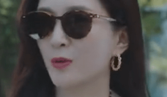 《女士的法则》精明律师发现包包商标内有玄机 
