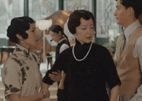 《传家》黄莹如好腹黑，不动声色打了范燕秋的脸 