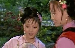 《红楼梦》薛宝钗大家闺秀，为何会做出偷听那种事？