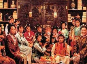 红楼梦中贾府在过端午节时发生了什么事情?