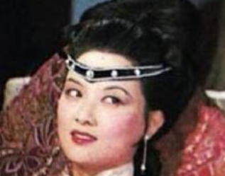 红楼梦中王熙凤让刘姥姥给自己的女儿起名，是因为什么？