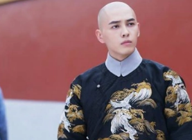 有哪些与弘昼相关的轶事典故？他留下了哪些作品？