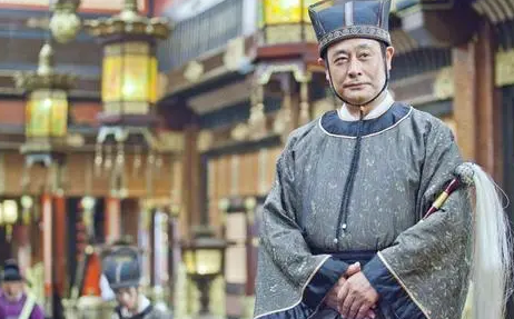 古代太监手里为什么要拿着一根拂尘 这东西有什么作用
