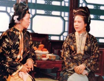红楼梦中王夫人本是响快人，为何结婚后变了？