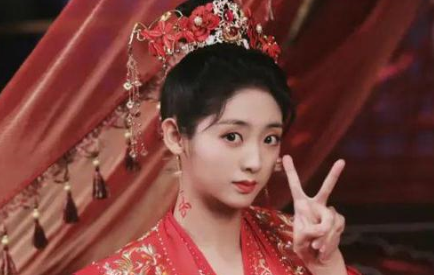 《覆流年》躺棺材的相关戏份，女主自爆亲自体验