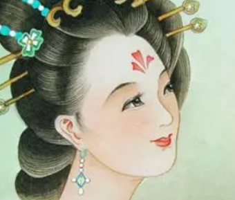云想衣裳花想容是何出处？为何会用来赞美杨贵妃？