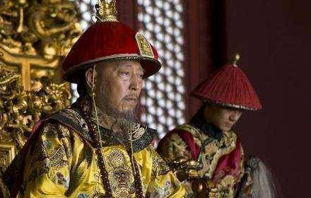 乾隆让位后还做了三年太上皇 这里边有什么政治危机存在