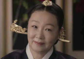 《王后伞下》主要讲了什么故事？主演有哪些人？