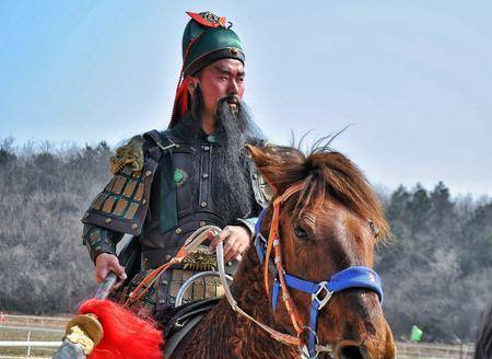 关羽都和黄忠惺惺相惜了 关羽为何反对黄忠成为五虎上将