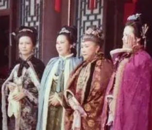 红楼梦中王夫人在贾府是什么称呼？为何会被称为夫人？