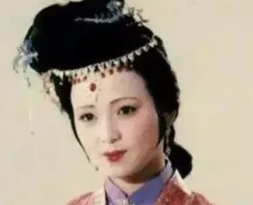 红楼梦中宝玉与秦钟是什么关系？贾母是如何定义的