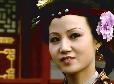 红楼梦中赵姨娘为什么作妖？因为王家和贾府有接触