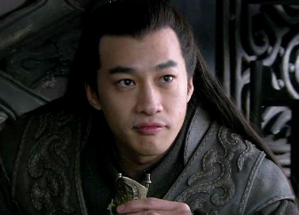 历史上的吕布是怎样的人？他到底是英雄还是小人？