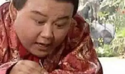 刘备的亲生儿子有三个，为什么选择了平平无奇的阿斗？