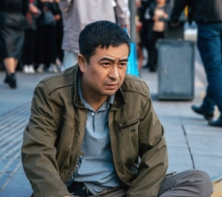 《破晓东方》张嘉译饰演的是谁？一幅史诗级战争大剧