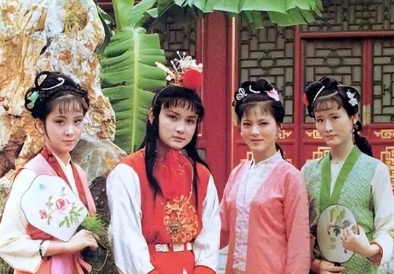 红楼梦中，袭人为什么总是求人帮她干活？