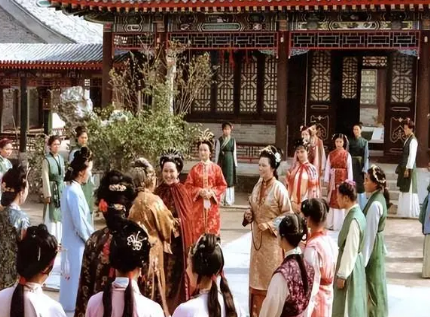红楼梦中清虚观打醮事件后，薛姨妈一家受到哪些影响？