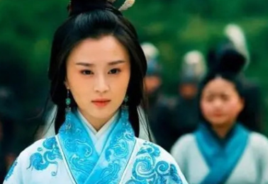 孙权继位后，是如何对待孙策的儿子和妻子的呢？