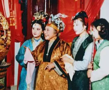 在小说红楼梦中，端午节真的是个悲剧吗？