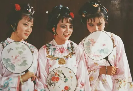 红楼梦中王夫人为什么贾府三春可怜，比不上贾敏？