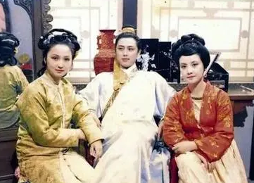 古代被收房的丫鬟命运如何？红楼梦中有哪些被收房的丫鬟？