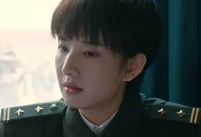 《他是谁》顾开岩的性格如何？为何会遭到嘲笑？