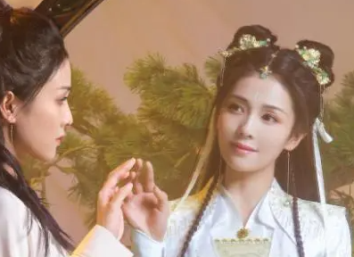 《长月烬明》正式首播，讲述了什么故事呢？