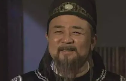 狄仁杰在武则天时期地位那么高 狄仁杰为何只是三品官