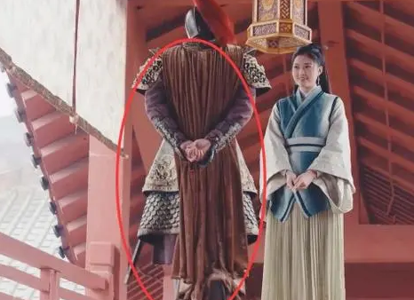 古代将军身后什么总穿着披风 古人是在耍帅吗