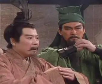 三国时期刘备早起为何会被各诸侯接纳？