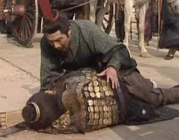 魏帝曹髦死后，唯一敢痛哭的两个人是谁？