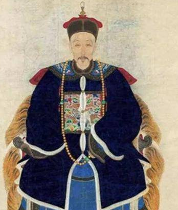张廷玉作为三朝元老 死后为何被乾隆推翻墓碑