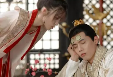 《娘娘今日不上朝》是什么题材？讲了什么故事？