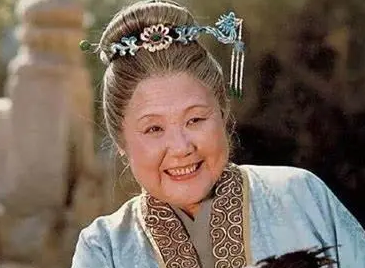 红楼梦中面对王家的颐指气使，贾母是如何反制的？