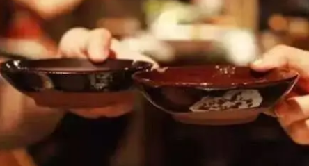 古人为何那么迷恋摔杯子，而不选择其他器具作为行动暗号？