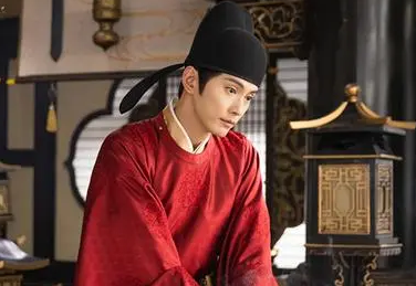 《花琉璃秩闻》以甜宠、爆笑为看点，徐正溪、孟子义主演