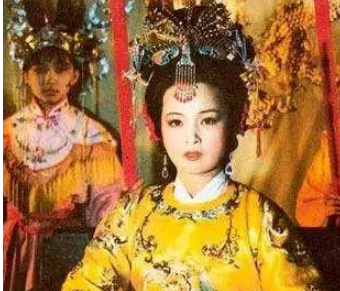 小说红楼梦中潇湘馆是给元春建造的，为何黛玉会在此居住？
